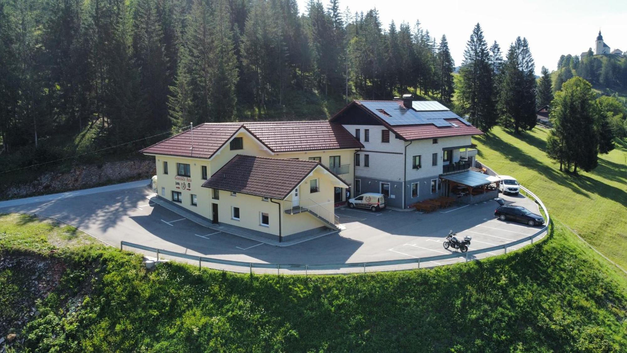 Hotel And Restaurant Ana Hrib-Loski Potok 外观 照片