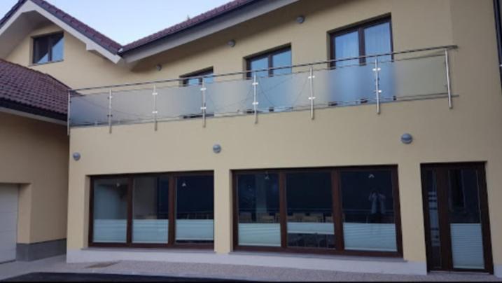 Hotel And Restaurant Ana Hrib-Loski Potok 外观 照片