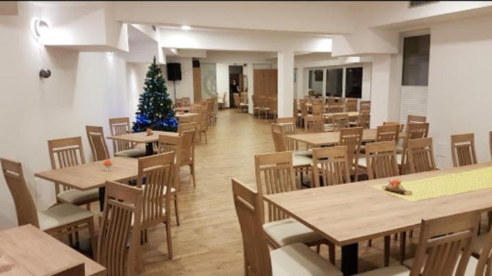 Hotel And Restaurant Ana Hrib-Loski Potok 外观 照片